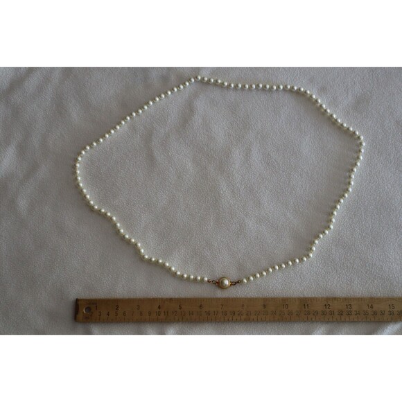 Vintage Gold Tone Cabochon Clasp Faux Pearl Hand Knotted Beads Necklace 40" - Picture 3 of 6
